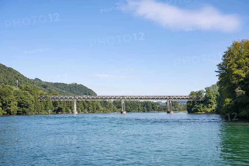 View over the Rhine, Hochrhein to the historic truss bridge, railway bridge of the Nationalbahn near Hemishofen, Canton Schaffhausen, Switzerland