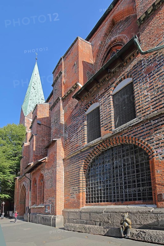 St Mary's Church and Devil by Rolf Goerler 1999, bronze sculpture, Brick Gothic, Brick church, Devil's Stone, Old Town, Lübeck, Schleswig-Holstein, Germany