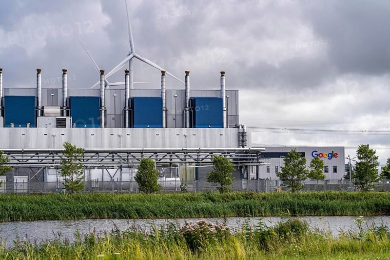 The Google Datacenter, data centre in Eemshaven, on over 44 hectares, is being expanded, powered by electricity from renewable energies, wind power, Eemshaven, Netherlands