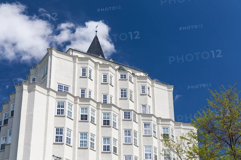 Cammann-Hochhaus, historic administration building of a former upholstery fabric weaving mill with folded façade, Chemnitz, Saxony, Germany