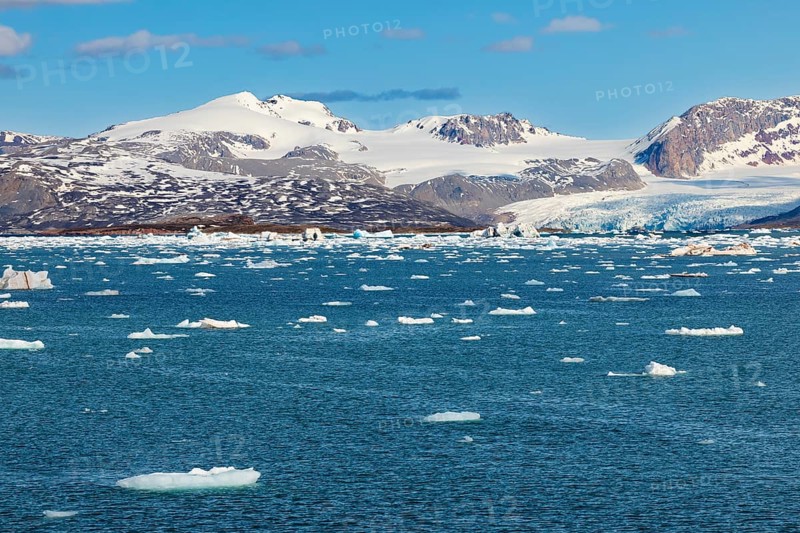 Glacier tongue, ice, mountain range, snow, Kongsbreen, Spitsbergen, Svalbard