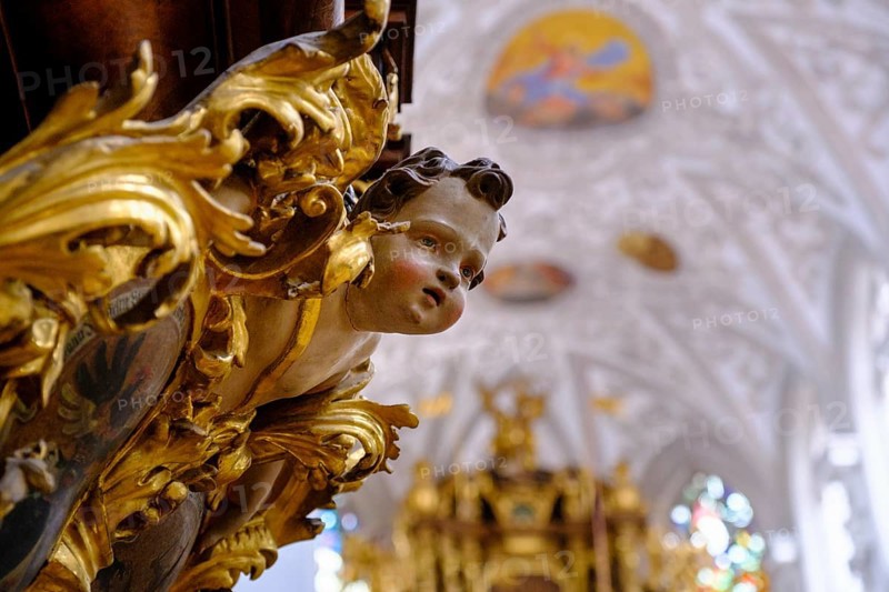 Angel on the pulpit, Maria Himmelfahrt parish church, Landsberg am Lech, Upper Bavaria, Bavaria, Germany