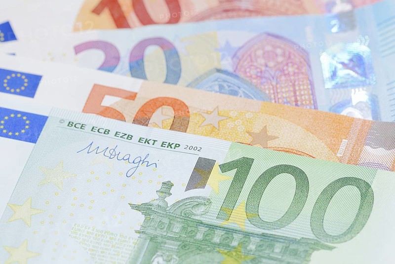 Various euro banknotes, 10 euro, 20 euro, 50 euro, 100 euro