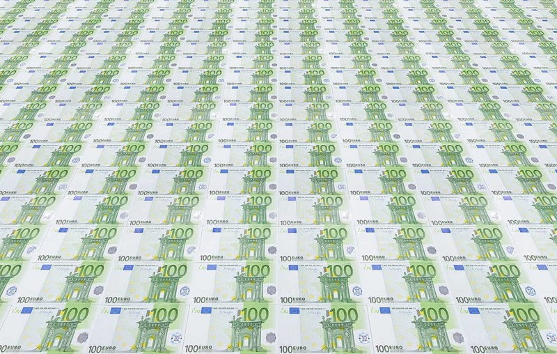 100 euro banknotes, 100 euros
