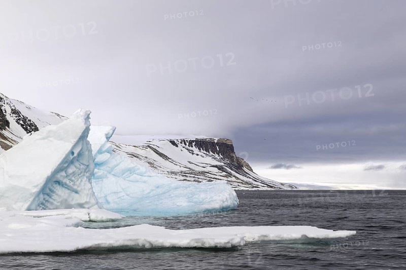 Iceberg, glacier ice, Alkefjellet, Scandinavia, Spitsbergen