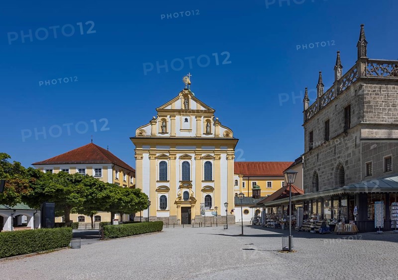St Magdalene's Church on Kapellplatz, place of pilgrimage, Altötting, Upper Bavaria, Bavaria, Germany