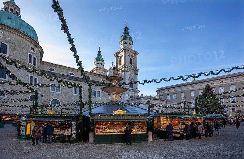 Advent season, Salzburg Christindlmarkt am Dom and Residenzplatz, Salzburg, Austria