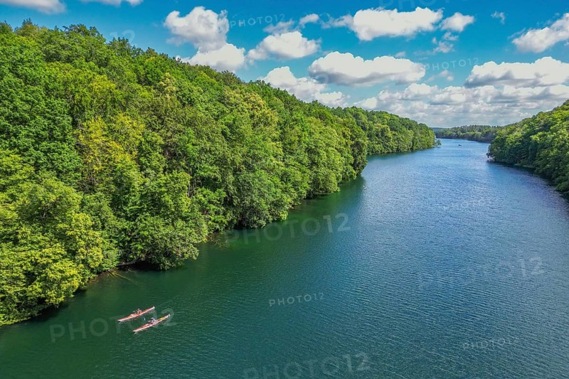 Aerial view, drone photo: two paddlers kayaking on Lake Schmaler Luzin, Hullerbusch Nature Reserve, Carwitz and Feldberg, Feldberg Lake District, Mecklenburg Lake District in Mecklenburg-Western Pomerania, Germany