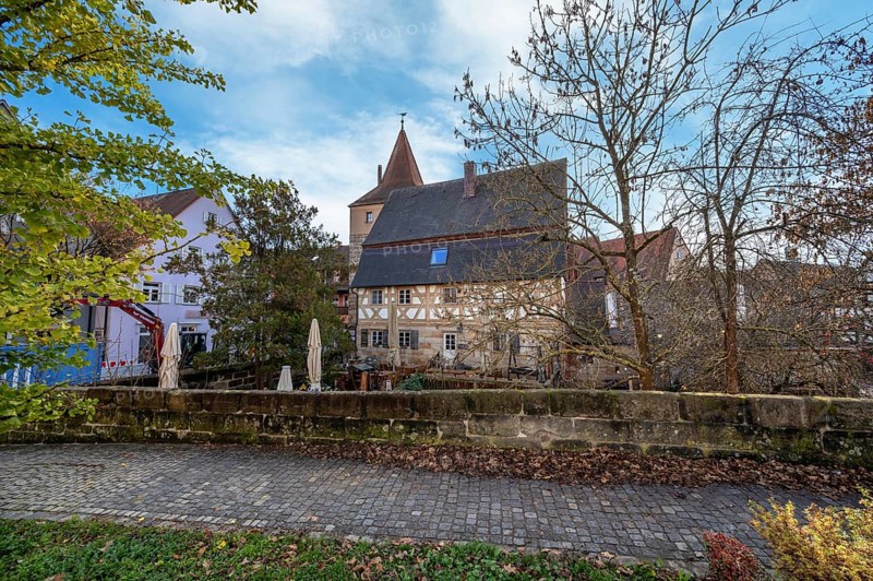 Historic city wall with old town houses, half-timbered house from 1799 in the back, Lauf an der Pegnitz, Middle Franconia, Bavaria, Germany