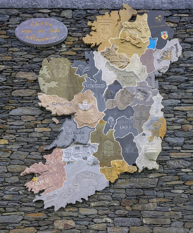 Clocha na HeireAnn the Counties of Ireland, Glencolumbkille, County Donegal, Ireland