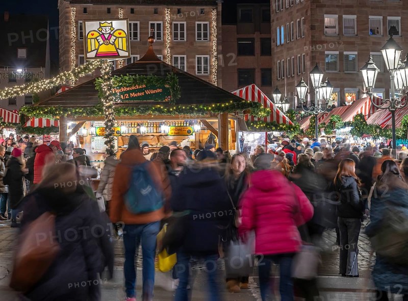 Abendlicher NÃ¼rnberger Christkindlesmarkt, Hauptmarkt, Nuremberg, Middle Franconia, Bavaria, Germany