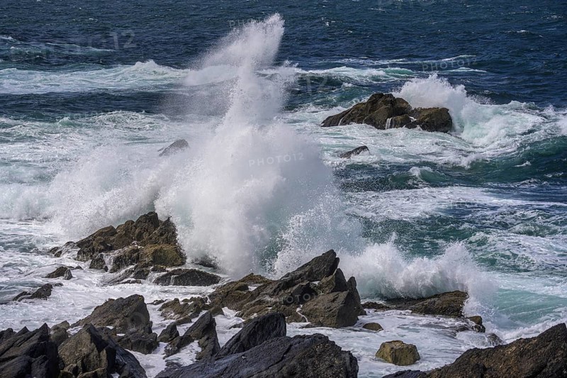 Waves blaze against cliff coast, Dunurlin, Kerry, Ireland