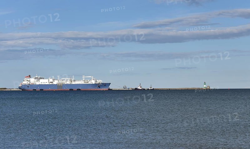 LNG tanker in the port of Mukran, ferry port Mukran, on RÃ¼gen, Mecklenburg-Vorpommern, Germany