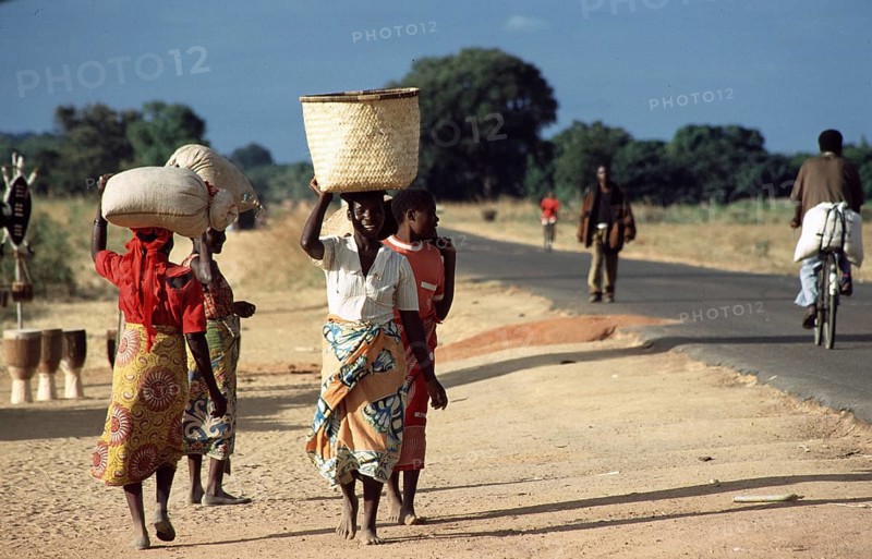 Women with payloads, Salima, Malawi, Africa, June 2000, vintage, retro, old, historic