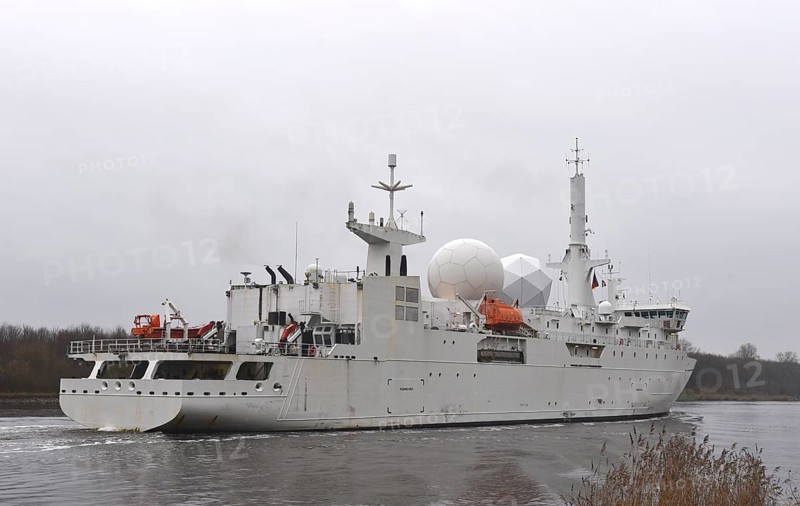 Reconnaissance ship, interception ship, naval vessel, FS Dupuy de Lome in the Kiel Canal, NOK, Kiel Canal, Kiel Canal, Schleswig-Holstein, Germany