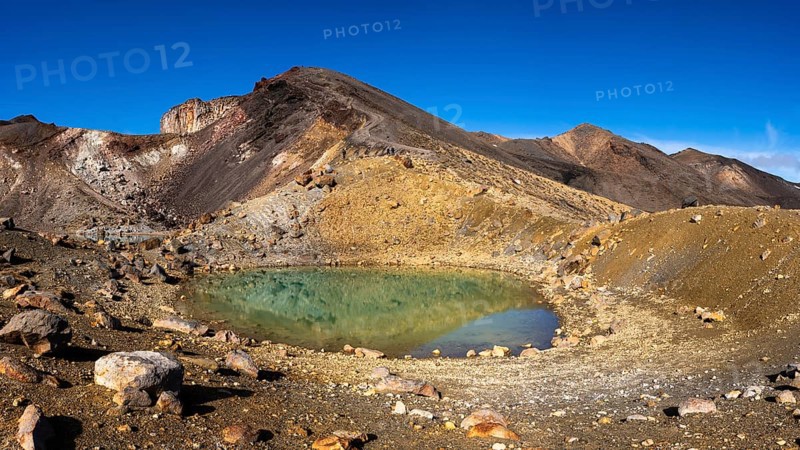 One of the Emerald Lakes and Red Crater, Tongariro alpine crossing, Tongariro National Park, North Island, New Zealand