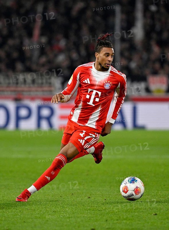 Michael Olise FC Bayern Munich FCB (17) Action on the ball MHPArena, MHP Arena Stuttgart, Baden-WÃ¼rttemberg, Germany