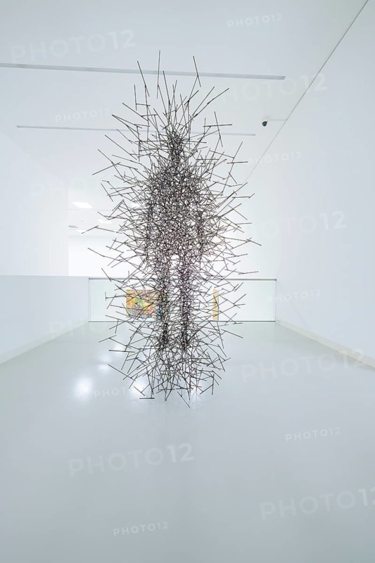 Abstract sculpture made of steel wire in a minimalistic white room, Open Horizons exhibition, Schauwerk Sindelfingen, Böblingen district, Germany