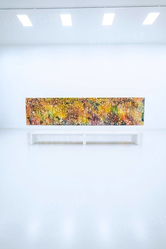 Large, colorful, abstract work of art in a bright, minimalistic space, Open Horizons exhibition, Schauwerk Sindelfingen, Böblingen district, Germany