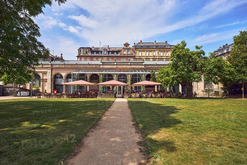 Café, system catering, Cafe Del Sol, historic building, hall, colonnades, parks, trees, lawn, paths, blue sky, cumulus clouds, cirrus clouds, Kochbrunnenplatz, Wiesbaden, state capital, district-free city, Hesse, Germany