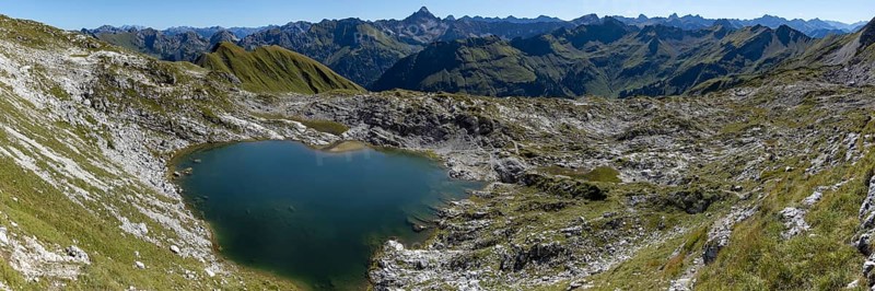 Mountain panorama over Laufbichlsee, behind it the Hochvogel, 2592m, AllgÃ¤u Alps, AllgÃ¤u, Bavaria, Germany