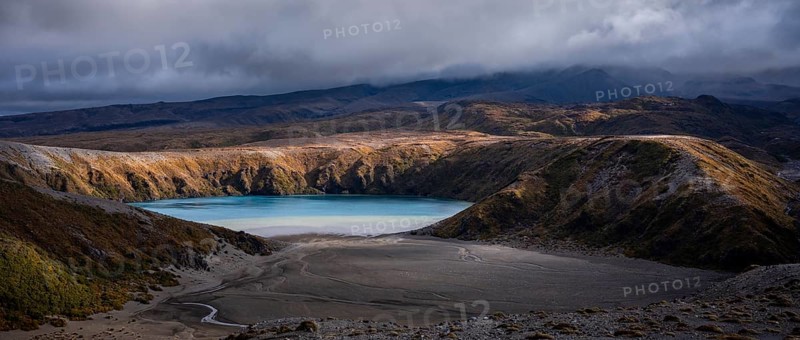 View of Lower Tama Lake, Tama Lake Walk (Tama Lakes Track), golden hour, panorama, Tongariro National Park, North Island, New Zealand