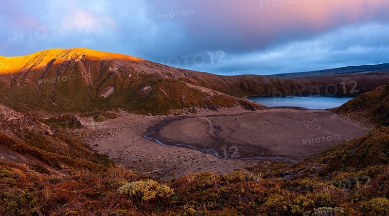 View of Lower Tama Lake, Tama Lake Walk (Tama Lakes Track), evening light, sunset, panorama, Tongariro National Park, North Island, New Zealand