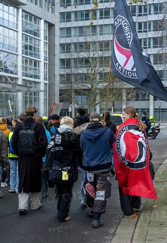School strike against military service, around 600 participants in a demonstration against the reintroduction of military service, students who stayed away from school and participants from left-wing organizations and parties passed through downtown Essen to protest against the planned new compulsory military service and against other obligations in social service, Antifa participants, North Rhine-Westphalia, Germany