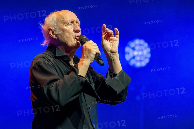Herman van Veen, singer, songwriter, Netherlands, with the program Achtzig live, 04.12.2025, Admiralspalast, Berlin, Germany < english> Herman van Veen, singer, lyricist, Netherlands, with the program Achtzig live, December 4, 2025, Admiralspalast, Berlin, Germany