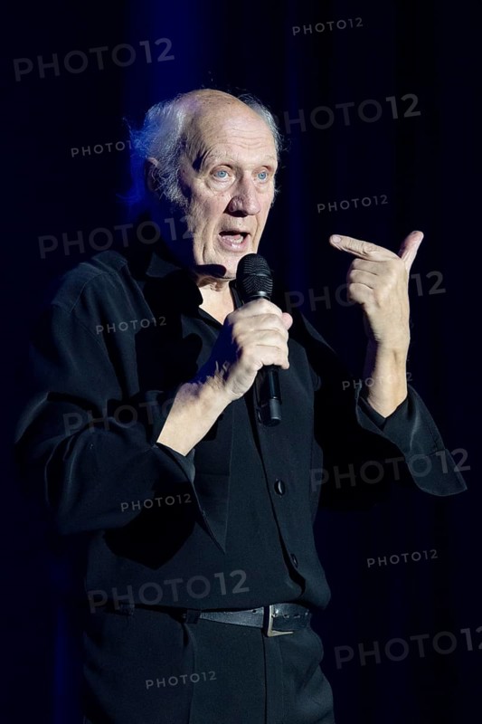 Herman van Veen, singer, songwriter, Netherlands, with the program Achtzig live, 04.12.2025, Admiralspalast, Berlin, Germany < english> Herman van Veen, singer, lyricist, Netherlands, with the program Achtzig live, December 4, 2025, Admiralspalast, Berlin, Germany