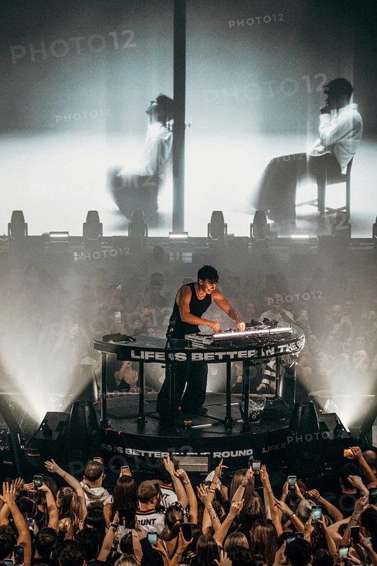 BUNT. live in the middle of it all tour at Berlin's Tempodrom on 21.11.2025