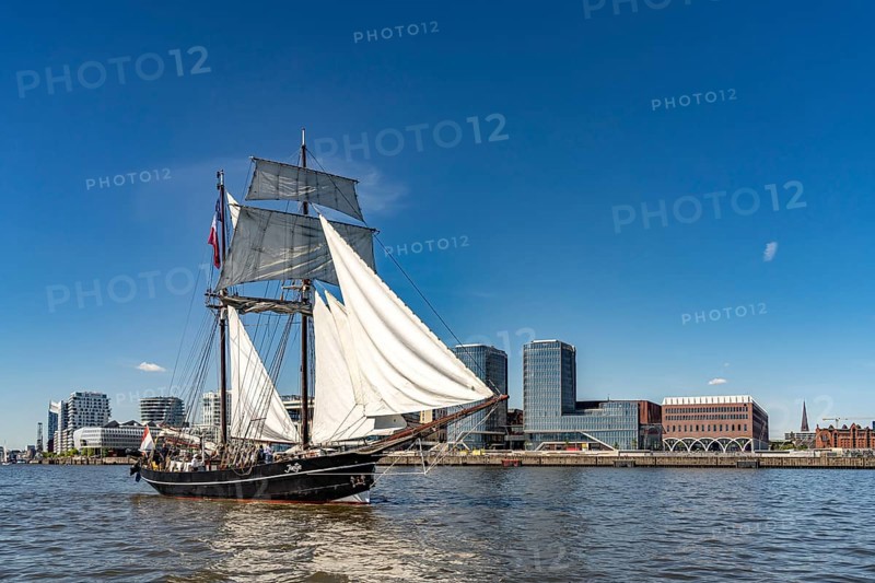 Sailing ship Jantje at the arrival parade of ships and sailboats at Hafengeburtstag Hamburg 2025 in the Free Hanseatic City of Hamburg, Germany