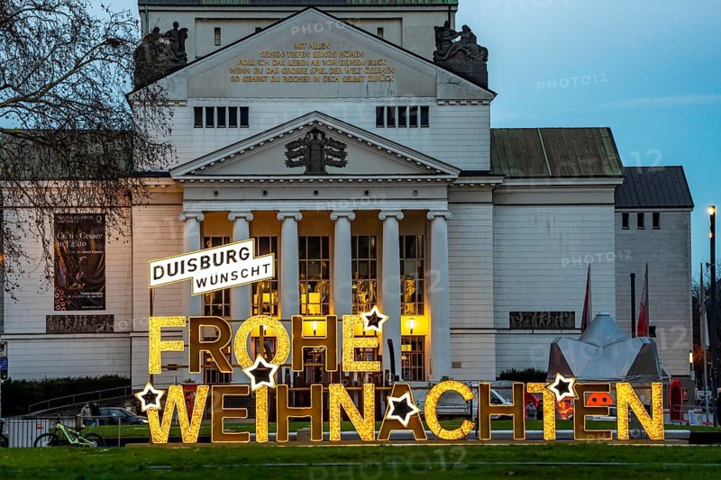 Theater Duisburg, Lichterwerbung, Christmas market in downtown Duisburg, KönigstraÃŸe, Ferris wheel, North Rhine-Westphalia, Germany