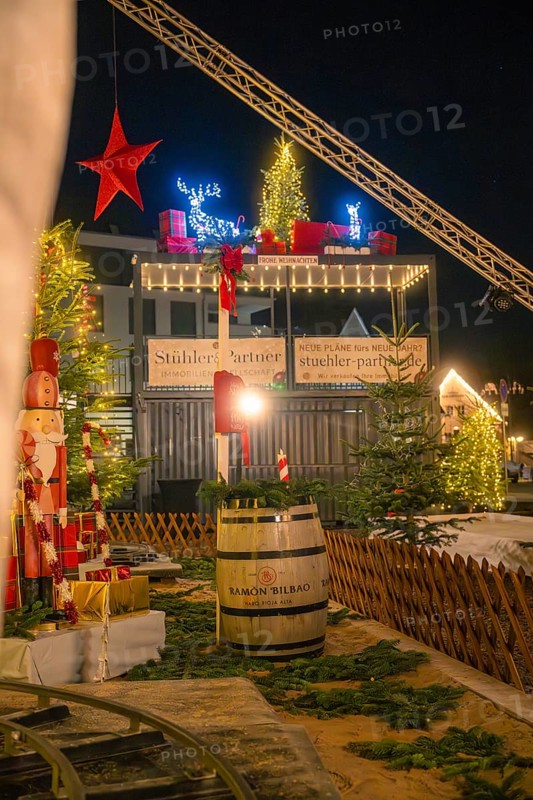 Festive Christmas market decorations at night with lights and ornaments, Sindelfingen, Böblingen district, Germany