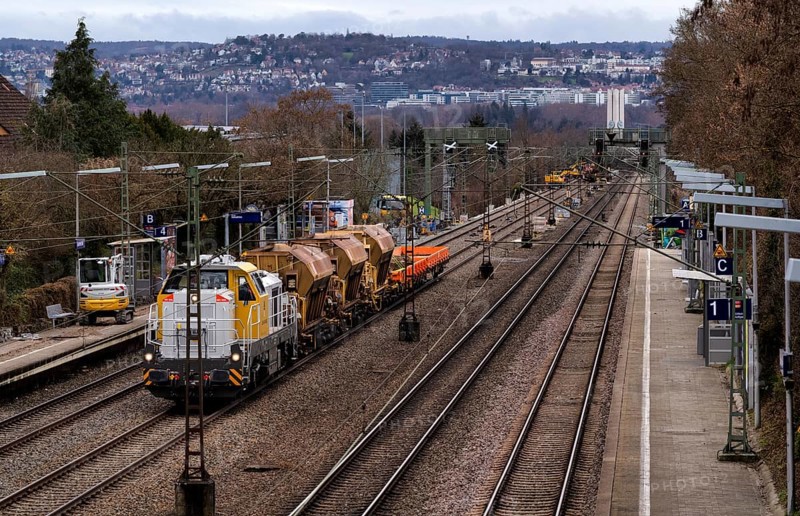Work on the railway line, implementation of digital nodes between Waiblingen and Bad Cannstatt, line closure, construction site, for underground railway project Stuttgart 21, S21, main station, Sommerrain stop, Stuttgart, Baden-WÃ¼rttemberg, Germany
