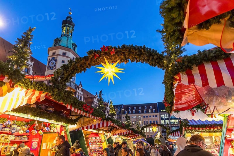 Leipzig Christmas market on the market in front of the Old Town Hall, Leipzig, Saxony, Germany