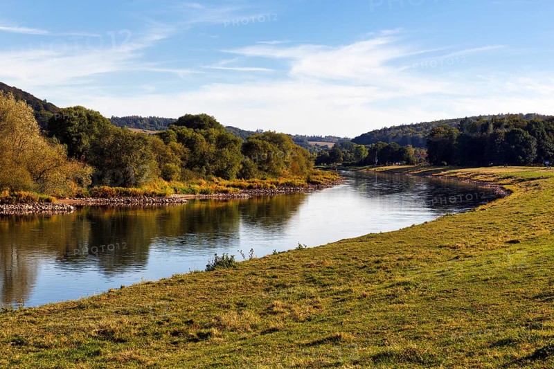 Picturesque landscape with wooded hills and floodplain landscapes, banks of the Weser, river landscape, Wehrden, Beverungen, HÃ¶xter, Weser Uplands, Germany