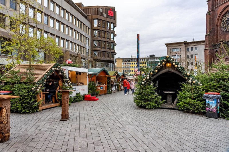 Christmas market in downtown Gelsenkirchen, am Neumarkt, BahnhofsstraÃŸe, North Rhine-Westphalia, Germany
