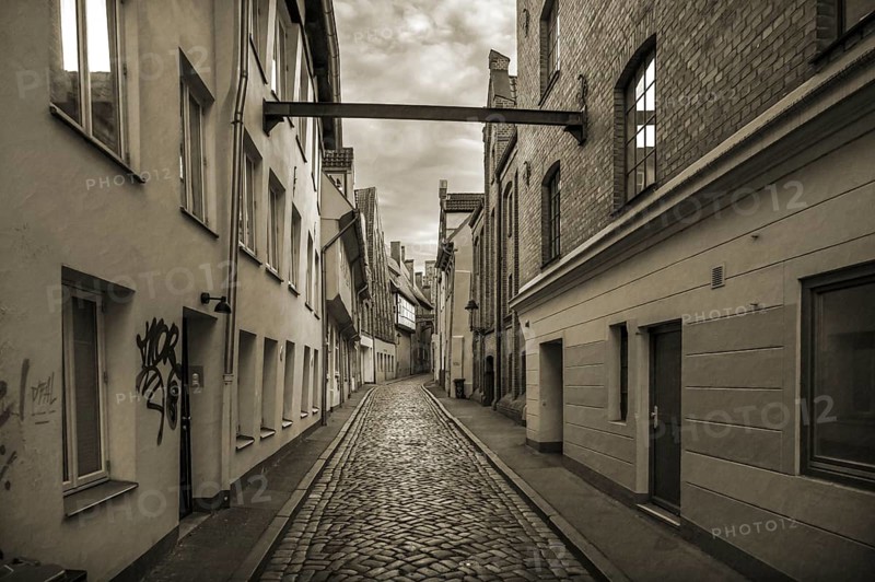 Alley of LÃ¼beck's old town with historic houses, Sepia, Seventh QuerstraÃŸe, Hanseatic City of LÃ¼beck, Schleswig-Holstein, Germany