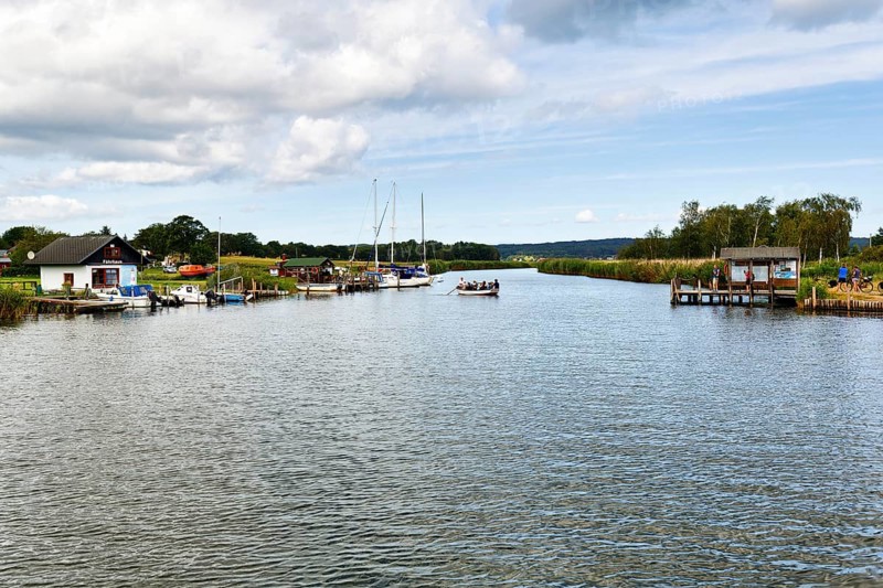 Rowing boat as ferry, Moritzdorf rowing boat ferry, Baaber bulwark, natural harbor, Baabe, Mönchgut-Granitz, RÃ¼gen, Germany