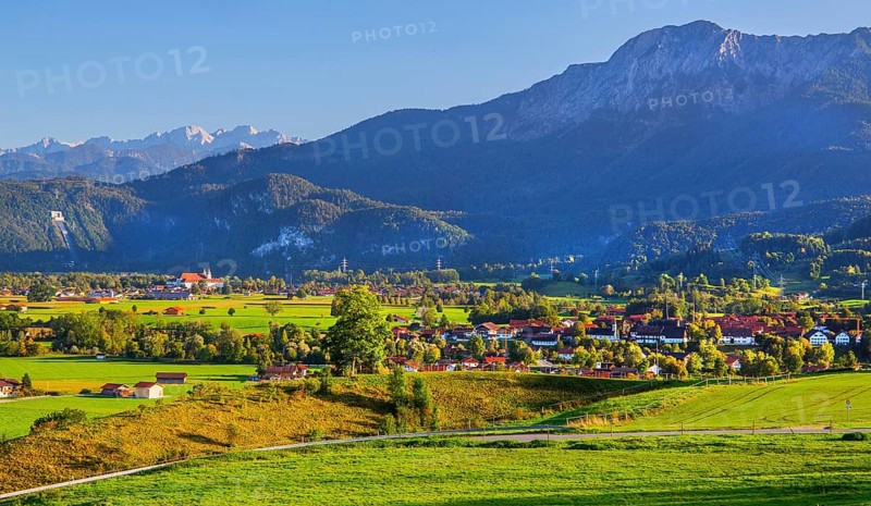 View of the village and monastery of Schlehdorf with Herzogstand 1731m, GroÃŸweil, Loisachtal, Das Blaue Land, Upper Bavaria, Bavaria, Germany