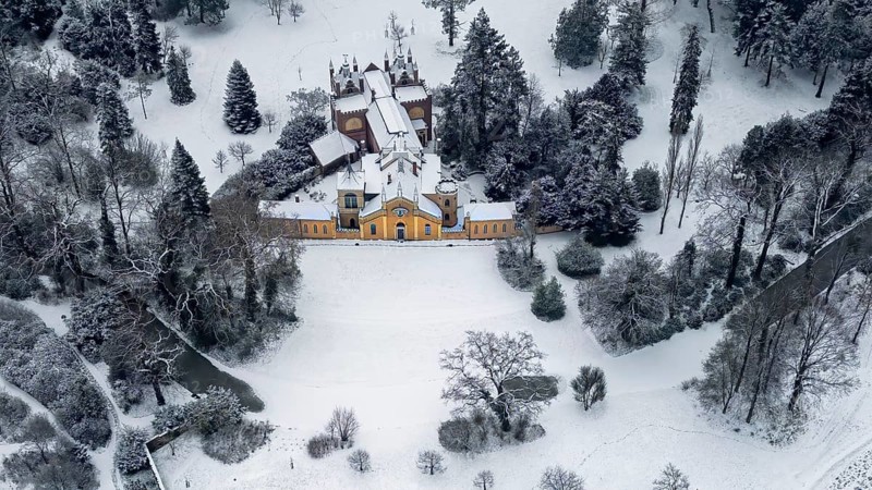 WÃ¶rlitzer Park with view of the Gothic House, winter atmosphere, snow, ice, frost, winter wonderland, church, Dessau-WÃ¶rlitz garden kingdom, tourist attraction, UNESCO World Heritage Site, travel destination, Prince Frederick Francis of Anhalt-Dessau, Dessau-WÃ¶rlitz Cultural Foundation, UNESCO World Heritage Site, Middle Elbe Biosphere Reserve, Saxony-Anhalt, Germany