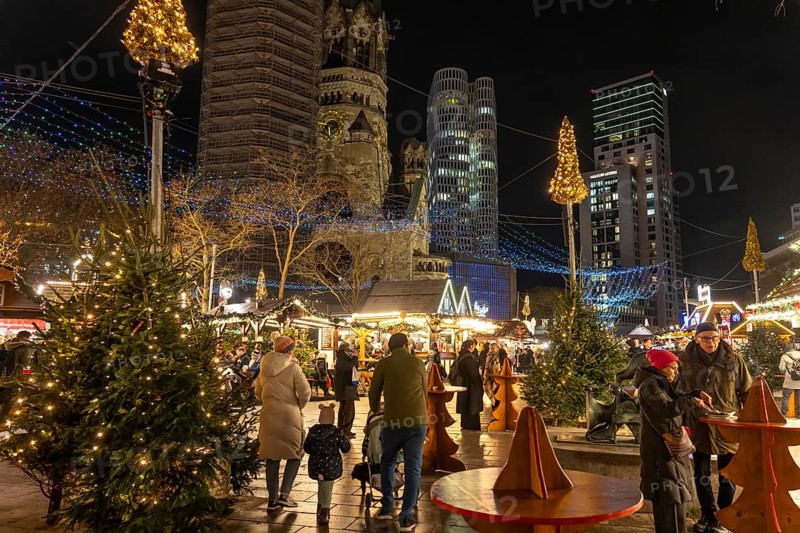 Christmas market on Breitscheidplatz, at the Memorial Church, Christmas decoration, light decoration, in Berlin, Germany