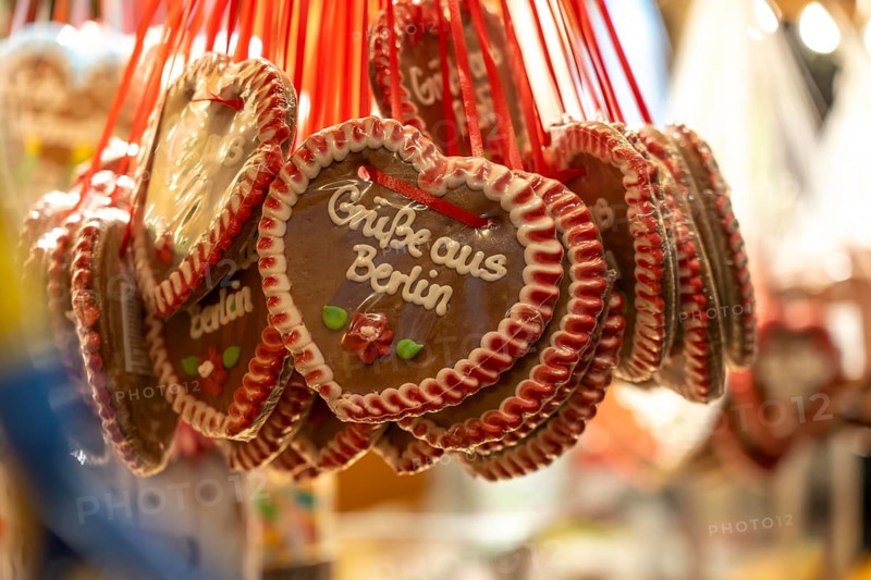 Gingerbread hearts at the Christmas market on Breitscheidplatz, at the Memorial Church, Christmas decoration, light decoration, in Berlin, Germany