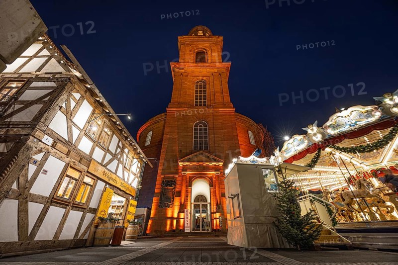 On the occasion of Orange Day, the international day against violence against woman on 25.11.2025, numerous buildings in Frankfurt am Main were illuminated in orange, including St. Paul's Church, Frankfurt am Main, Hesse, Germany Germany