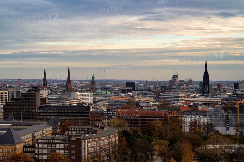 Town Hall, Elbtower Ruin, Planned by Signa Holding, René Benko, Bankruptcy, St. Nikolai Church Tower Memorial, Church, St. Petri, St. Jacobi, Free and Hanseatic City of Hamburg, Germany
