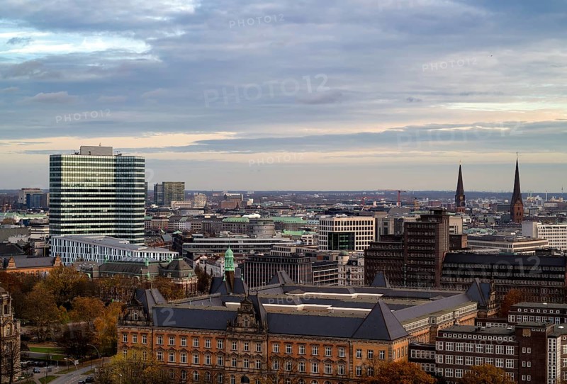 Emporio skyscraper (former Unilever House), church, St. Petri, St. Jacobi, Free and Hanseatic City of Hamburg, Germany