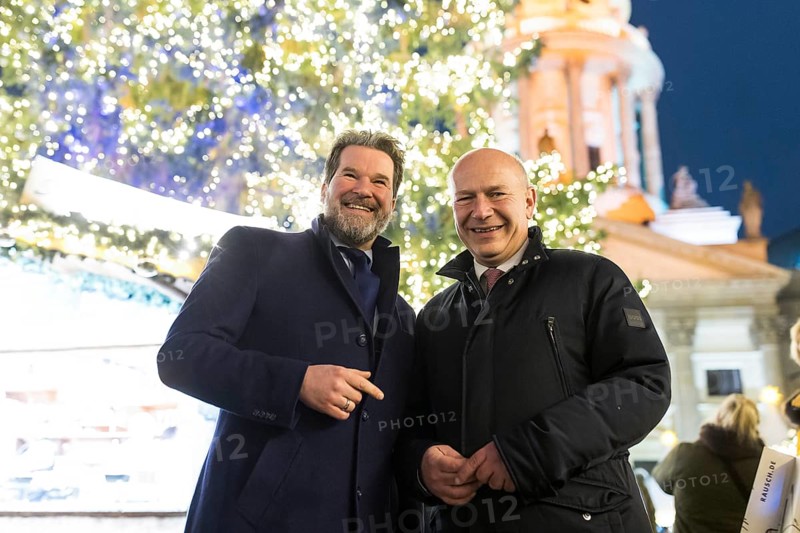 Kai Wegner, Governing Mayor of Berlin, in front of the Christmas tree and the German Cathedral at the Christmas market WeihnachtsZauber Gendarmenmarkt on the Gendarmenmarkt, Berlin, 24.11.2025