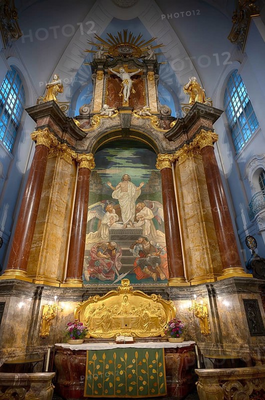 Interior view, celebration altar, choir, altar, main evangelical church of St. Michaelis, Michel for short, Free and Hanseatic City of Hamburg, Germany