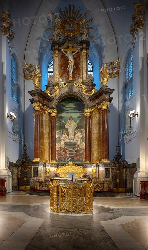 Interior view, choir, altar, main evangelical church of St. Michaelis, Michel for short, Free and Hanseatic City of Hamburg, Germany